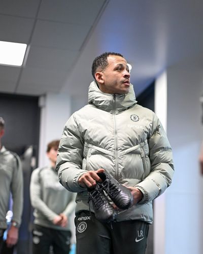 'I make the decisions': Liam Rosenior in defiant mood at first Chelsea press conference