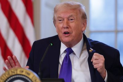 Trump says major oil companies will invest $100B in Venezuela and promises them government security assistance