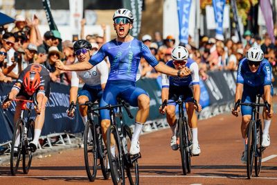 Jack Dohler sweeps up Australia's U23 men's criterium title after winning sprint from five-man break
