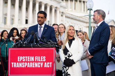 Lawmakers push for DOJ compliance with Epstein disclosure law