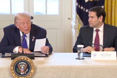 Trump blindsides Rubio by reading note out loud in front of oil executives