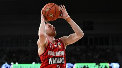 Injuries dampen Wildcats' road win over Phoenix