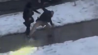 Negligence Caught on Camera: ICE Agents Filmed Accidentally Firing Weapon After Slipping on Ice