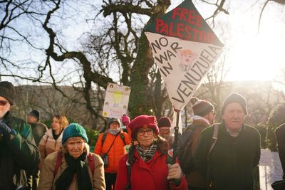 Protesters outside US consulate in Edinburgh call for release of Maduro
