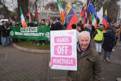 Anti-US rally met by Venezuelan counter-protesters in Dublin