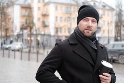 8 Subtle Ways Winter Changes How Men Carry Themselves