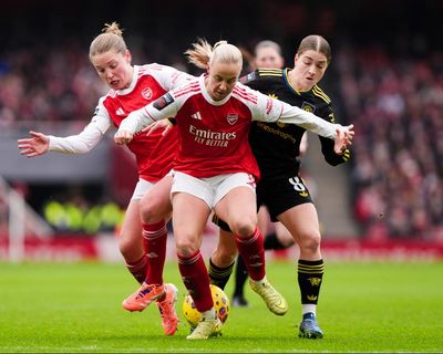 Manchester United frustrate Arsenal in WSL after Jayde Riviere sees red