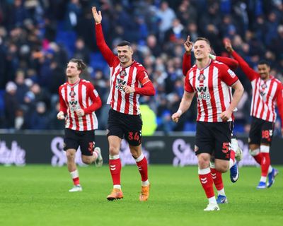 FA Cup roundup: Sunderland beat Everton on penalties as Strand Larsen hits treble for Wolves