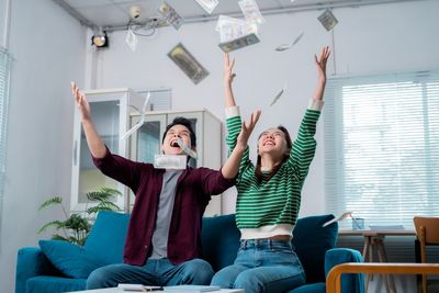 7 Subtle Spending Habits That Add Up in Child-Free Homes