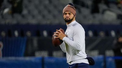 Snow Blankets Soldier Field Before Packers-Bears Wild-Card Showdown