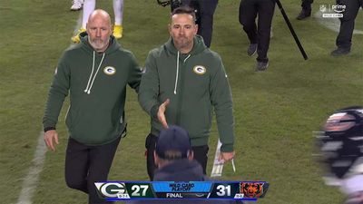 Rivals Ben Johnson, Matt LaFleur Meet for Icy Handshake After Bears End Packers’ Season