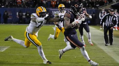 Bears Rookie TE Colston Loveland Makes History in Epic Comeback vs. Packers