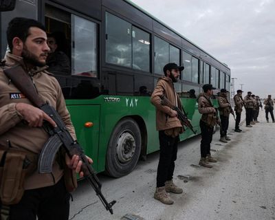 Syrian forces expel Kurdish fighters as US strikes Islamic State targets