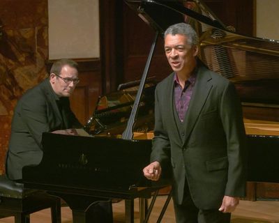 An English Song Winterreise review – Roderick Williams masterfully mirrors Schubert’s iconic song cycle