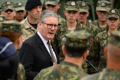 Starmer considering sending military to Greenland as Trump ratchets up rhetoric