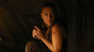 Someone Asked Scarlett Johansson If Colin Jost Or Michael Che Would Do Better In Jurassic World, And She Had A Clear Answer