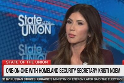 Kristi Noem refuses to answer CNN’s questions on why Trump admin leapt to ICE officer’s defense after shooting