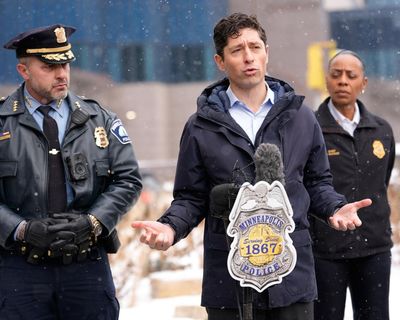 Minneapolis mayor urges FBI to include state officials in Renee Good inquiry