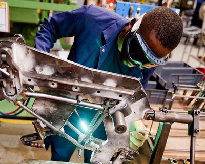 UK business confidence weakened and hiring fell at end of 2025, surveys find