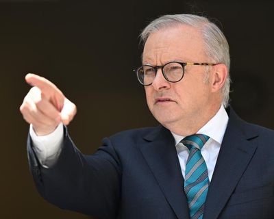 Afternoon Update: PM recalls parliament to tackle hate speech; Trump’s attack on Fed chair ramps up; and Rose Byrne wins at Golden Globes