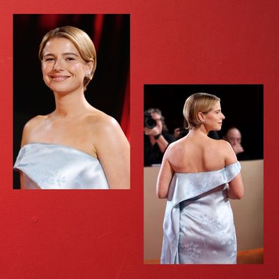 Jessie Buckley Gives Her Pixie a Sleek Twist at the 2026 Golden Globes