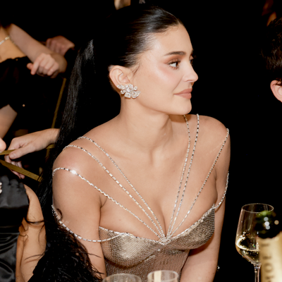 Kylie Jenner Snuck Into the 2026 Golden Globes in an Unmissable Sequin Ashi Studio Dress