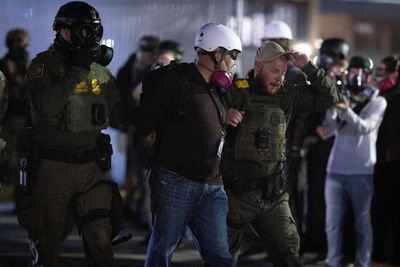 Trump officials urged to halt violence against journalists amid ICE protests