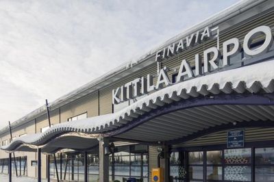 Thousands of tourists stranded in Lapland after airport shuts due to -39C Arctic cold