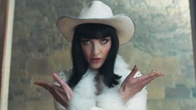 New One Piece Trailer Shows Off Miss All Sunday, And I Love How Her WTF Power Looks In Live-Action