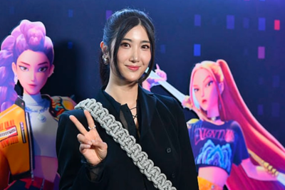 10 Photos of EJAE: The Rejected K-Pop Trainee Who Claimed a Golden Globe