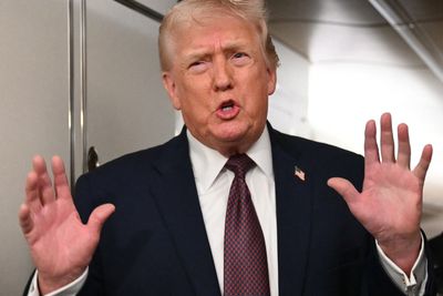 Trump warns the nation is ‘SCREWED’ if the Supreme Court rejects his tariff plan