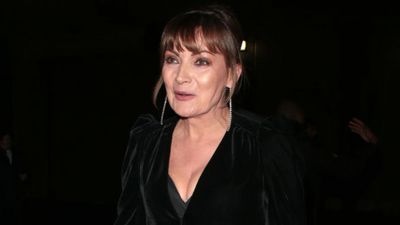 Lorraine Kelly 'heartbroken' as she shares moving tribute after father's 'shock' death