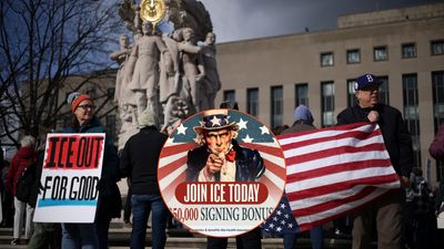 Even $50,000 can’t convince people to join ICE as internet drags the agency’s latest pathetic bid for recruits