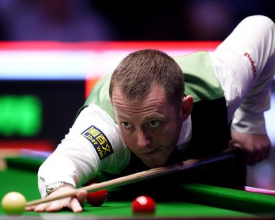 Mark Allen advances past Williams in Masters despite battle with food poisoning