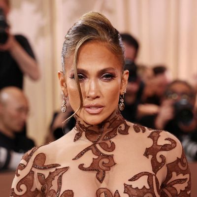 Jennifer Lopez Ditches Her Updo and Hits the Golden Globes After-Party With a Sleek Blowout