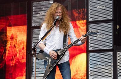 Dave Mustaine's first album was stolen copy of KISS classic