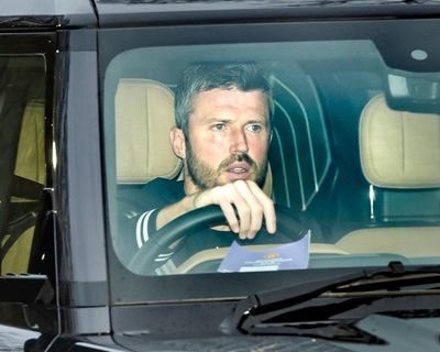 Michael Carrick urges Manchester United to ‘pull together’ as he takes interim role