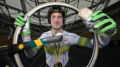Cycling's Flying Burrito aims for more Paralympic gold