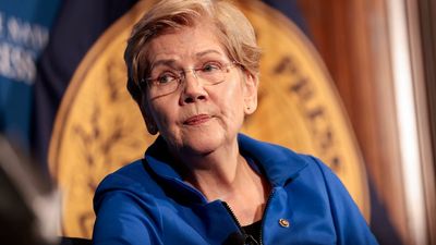 Elizabeth Warren reaches Trump on a crucial topic, but sane voters say they ‘won’t be fooled by this charade’