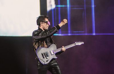 Muse pull plug on shows 'due to unforeseen circumstances'