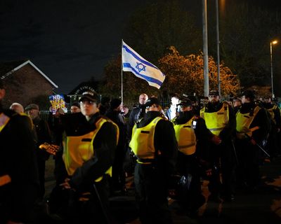 Home secretary says she has lost confidence in police chief behind Maccabi Tel Aviv fans ban