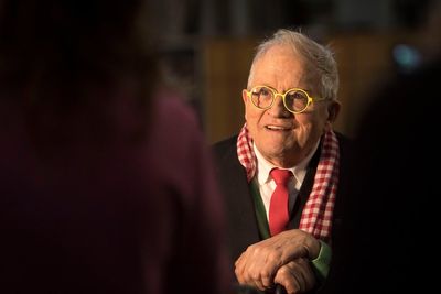 David Hockney slams plans to bring Bayeux Tapestry to UK as ‘madness’ in major intervention