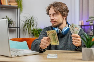 9 January Budget Hacks Parents Use to Recover From Holiday Spending