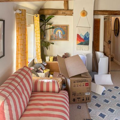 These easy and affordable play ideas keep my kids busy at home for hours – and there are no batteries or loud noises!