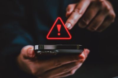 5 Signs your phone has a “silent” malware app tracking your location