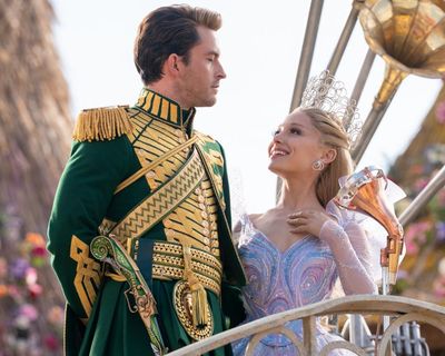 Ariana Grande to make London stage debut alongside Jonathan Bailey in Sunday in the Park With George