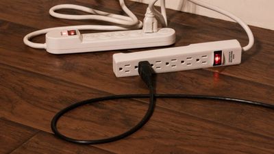 Electricians Warn: This Extension Cord Mistake Is Fueling House Fires Across the South in 2026