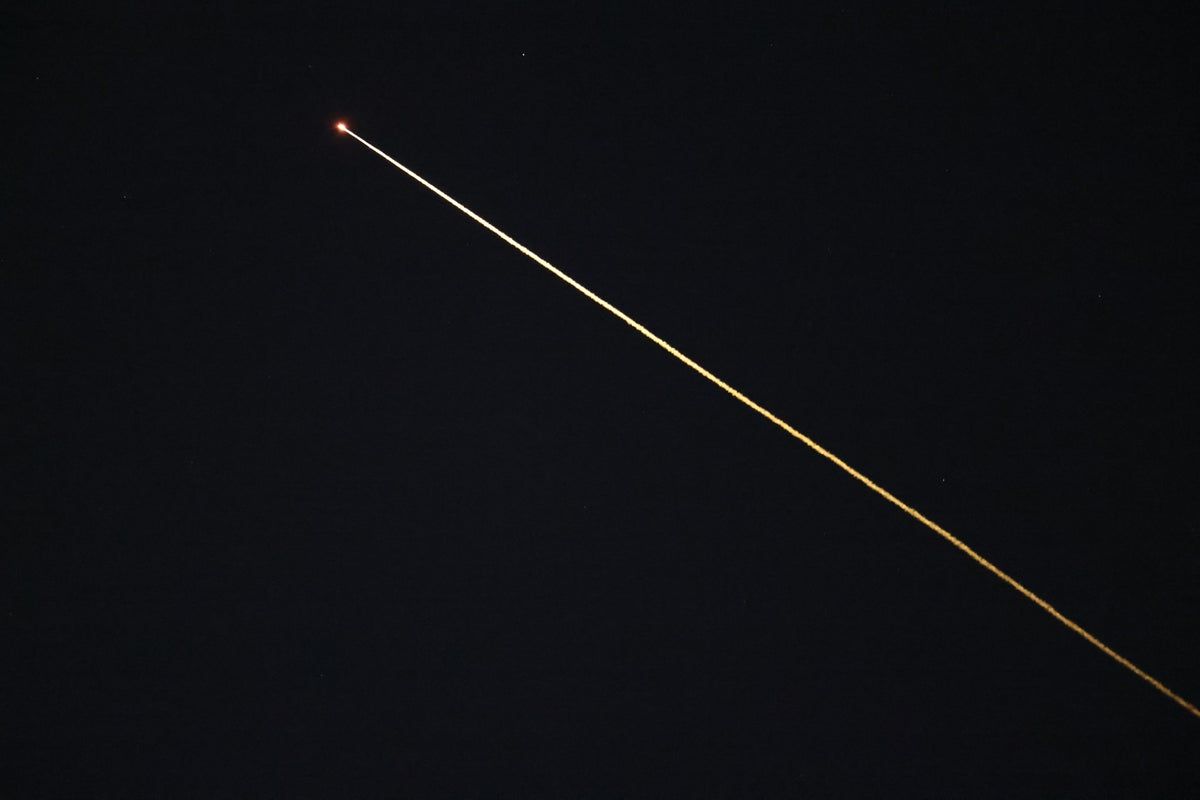 Nasa astronauts return from space station after medical evacuation