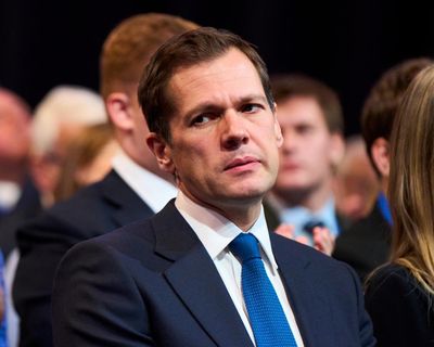 Kemi Badenoch sacks Robert Jenrick over ‘defection plans’