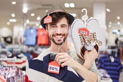 8 Budget Red Flags That Turn “Saving Money” into Debt Without You Noticing